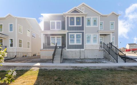 Photo of 818 N DANVERS DR #670, Saratoga Springs, UT 84045 (MLS # 2131060)