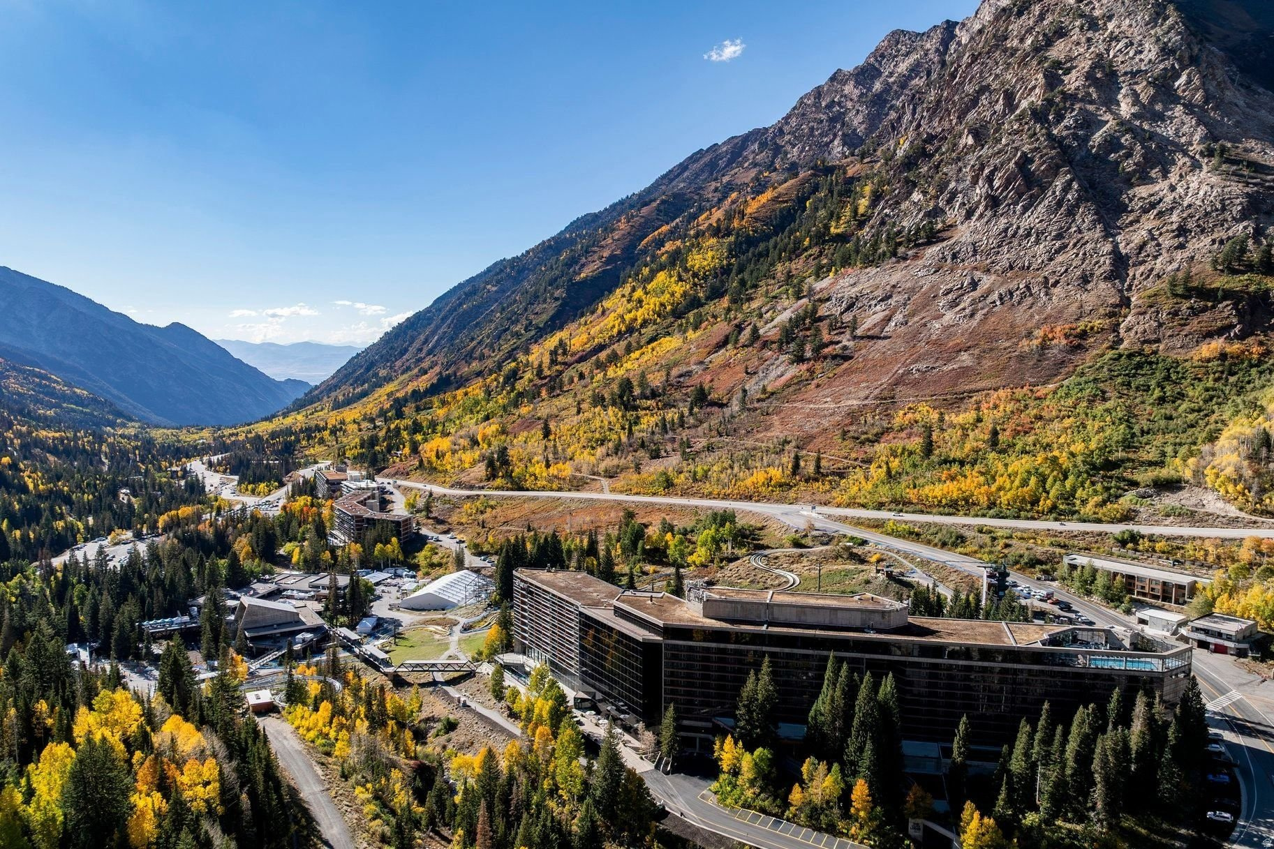 APRES CONDOMINIUMS - Residential