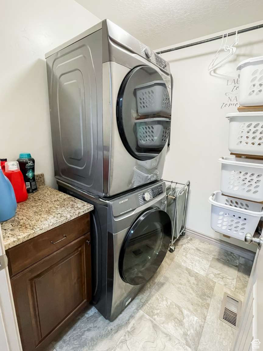 HUNTERS MEADOW SUBD - Residential