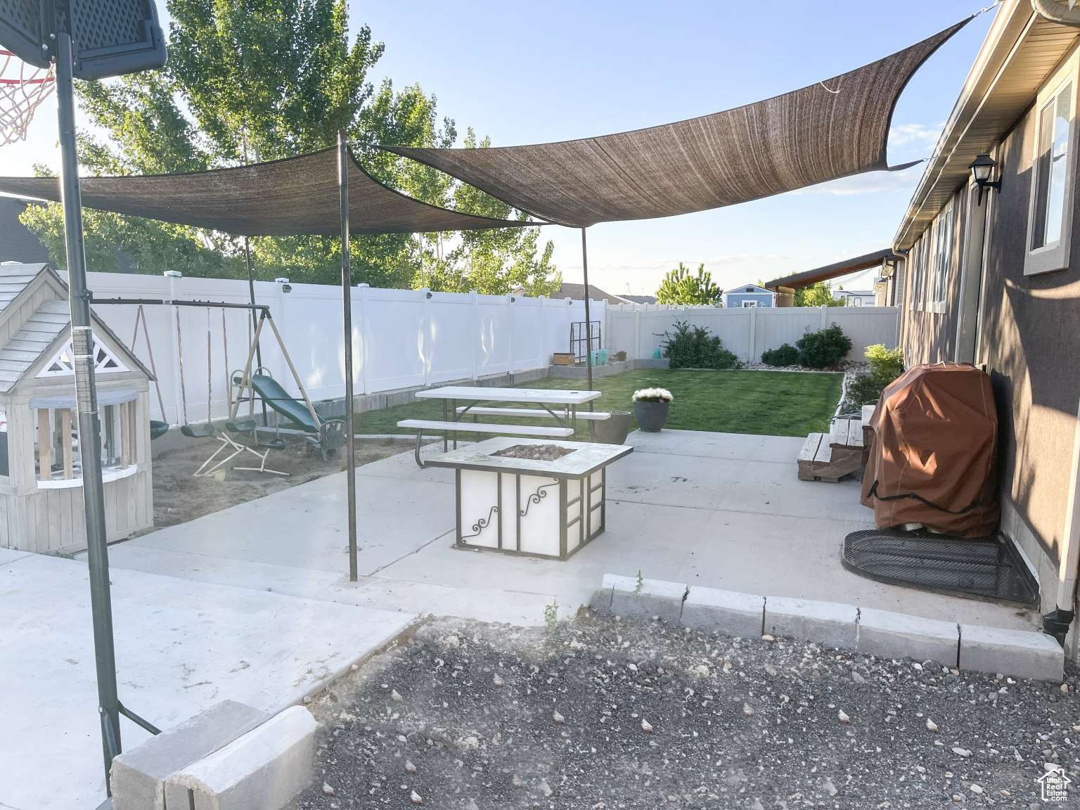 HUNTERS MEADOW SUBD - Residential