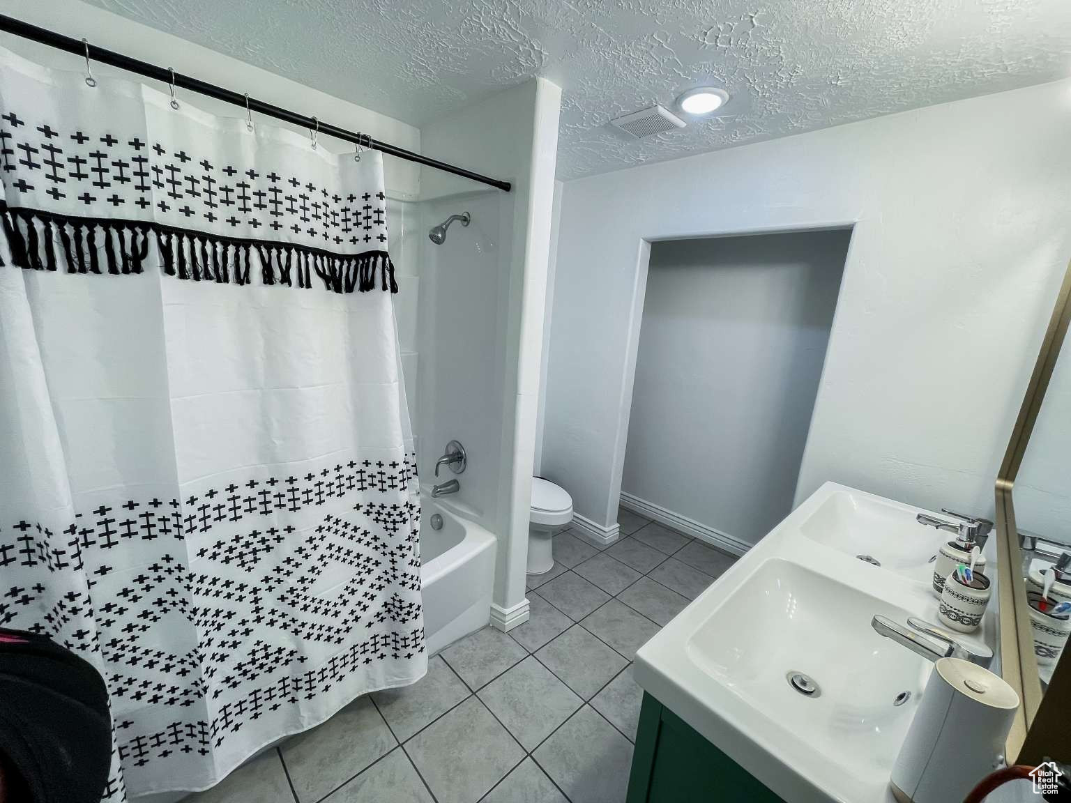 HUNTERS MEADOW SUBD - Residential