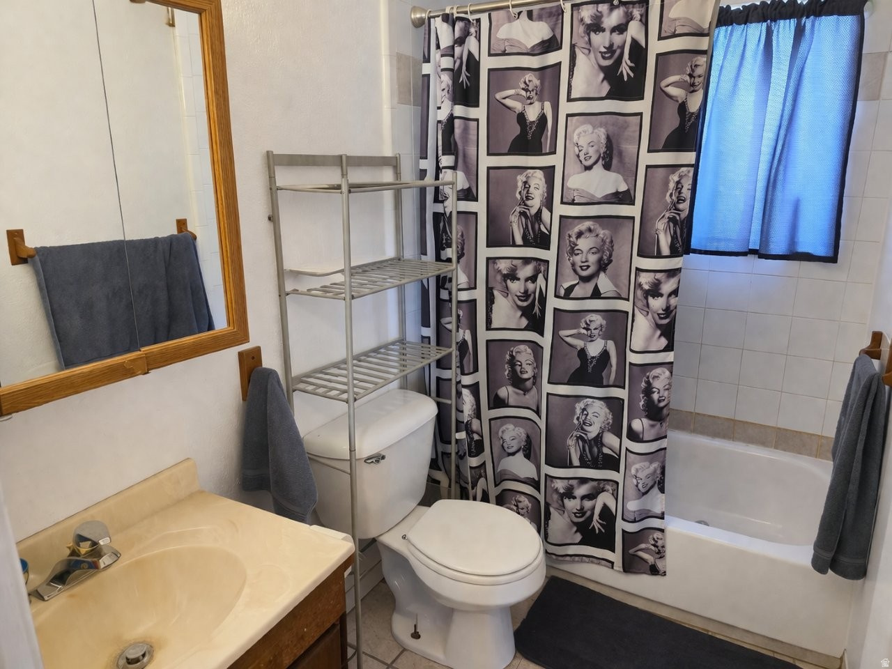 PURPLE HILLS - Residential