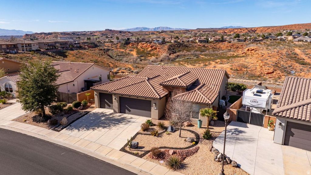 Photo of 687 N MILLCREEK SPRINGS DR, Washington, UT 84780 (MLS # 2136469)