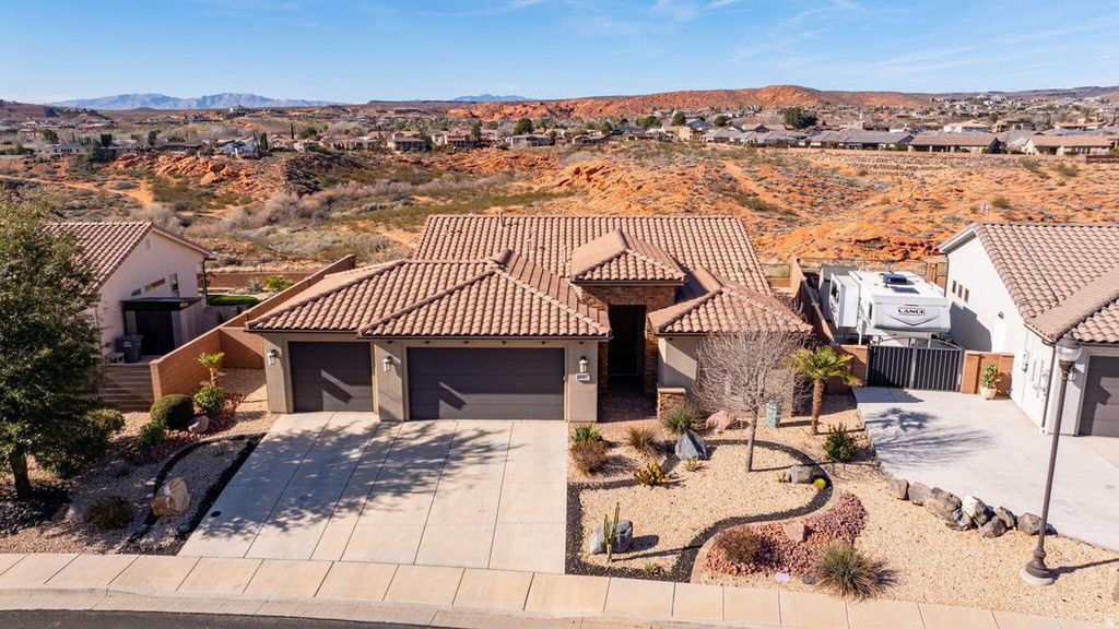 Photo of 687 N MILLCREEK SPRINGS DR, Washington, UT 84780 (MLS # 2136469)