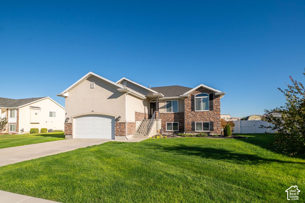 Photo of 257 W 350 S, Hyde Park, UT 84318 (MLS # 2188512)