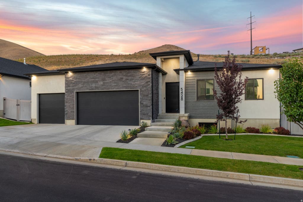 Photo of 5428 N MEADOW LARK LN, Lehi, UT 84048 (MLS # 2181373)