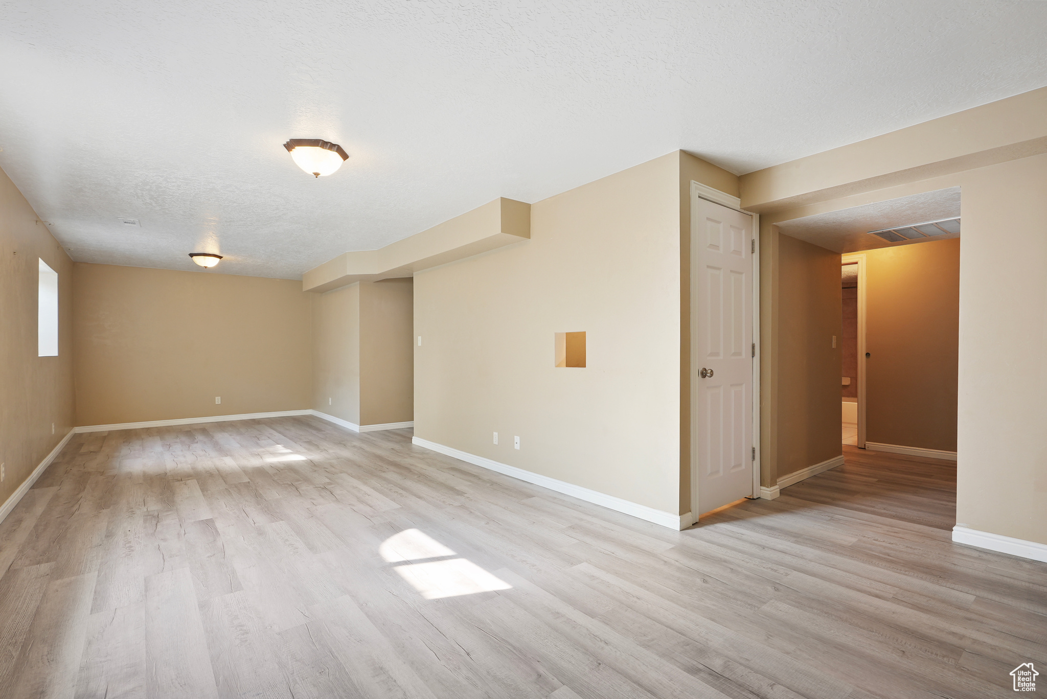 LAKECREST - Residential