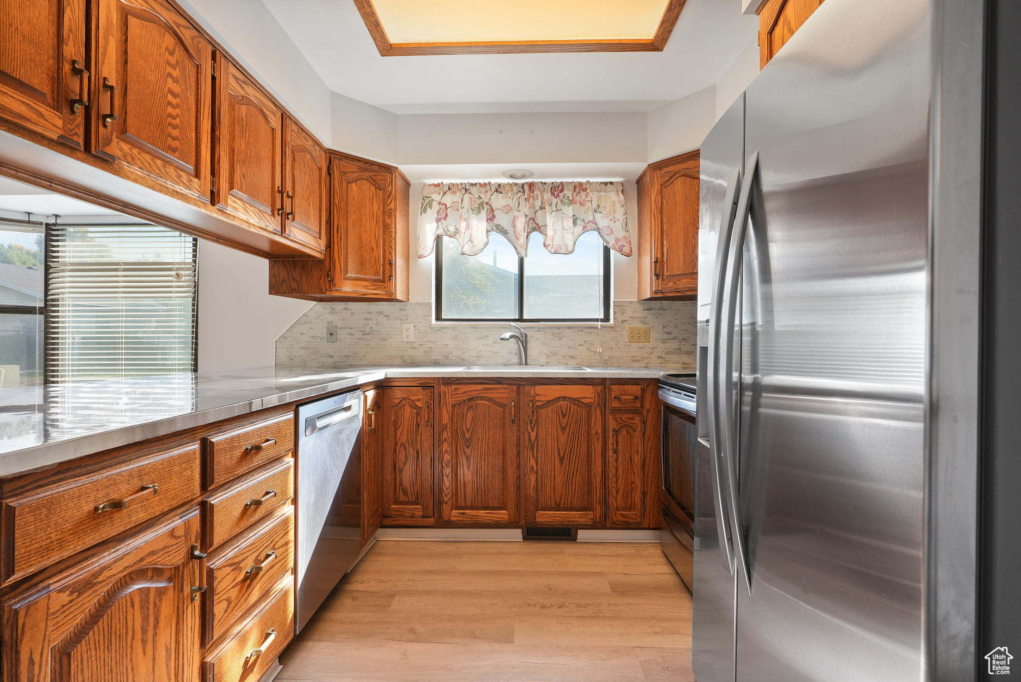 LAKECREST - Residential