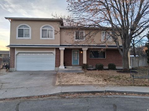 Tiny photo for 1035 N 260 E, Lehi, UT 84043 (MLS # 2141701)