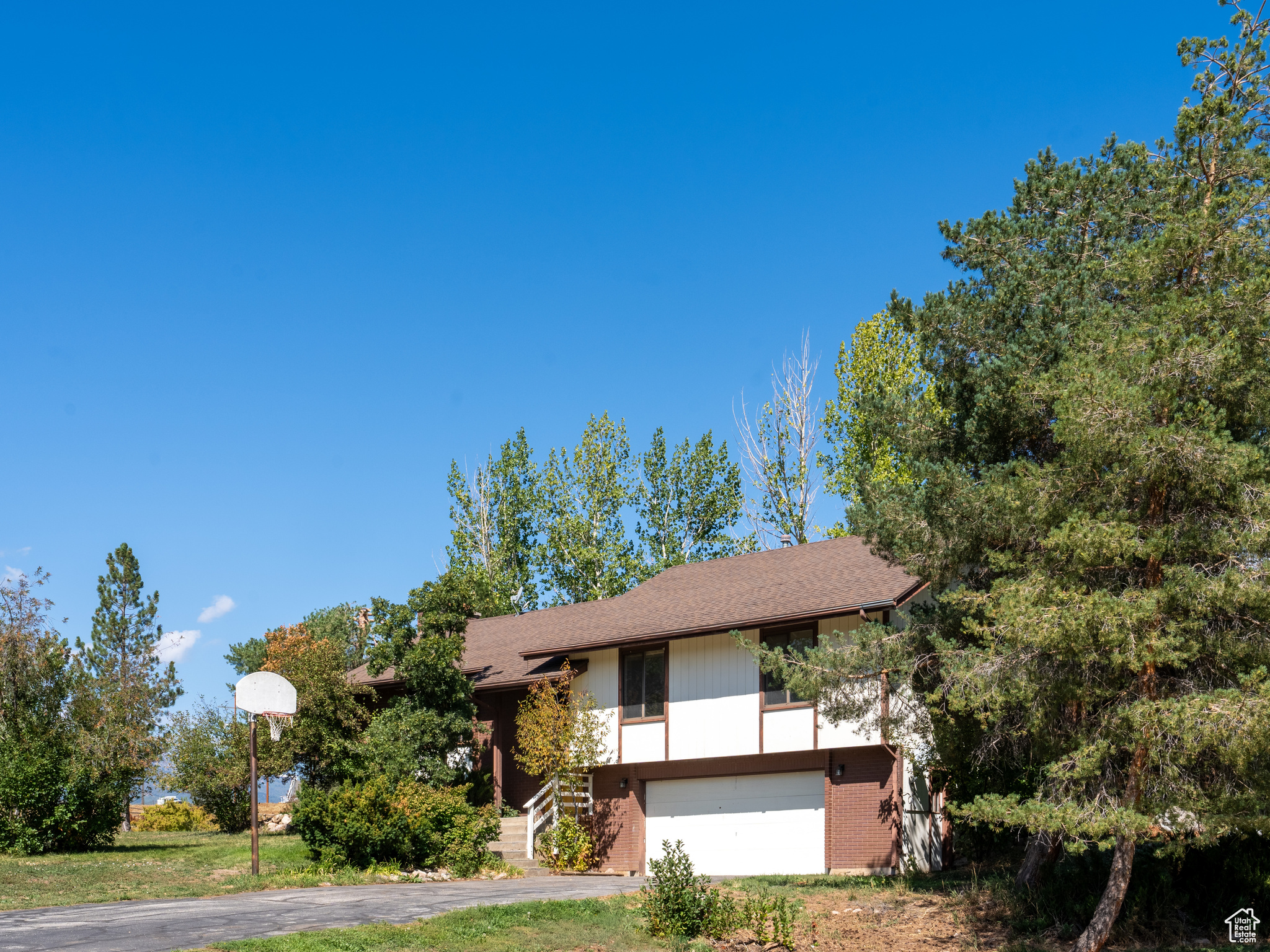 EDEN HILLS - Residential