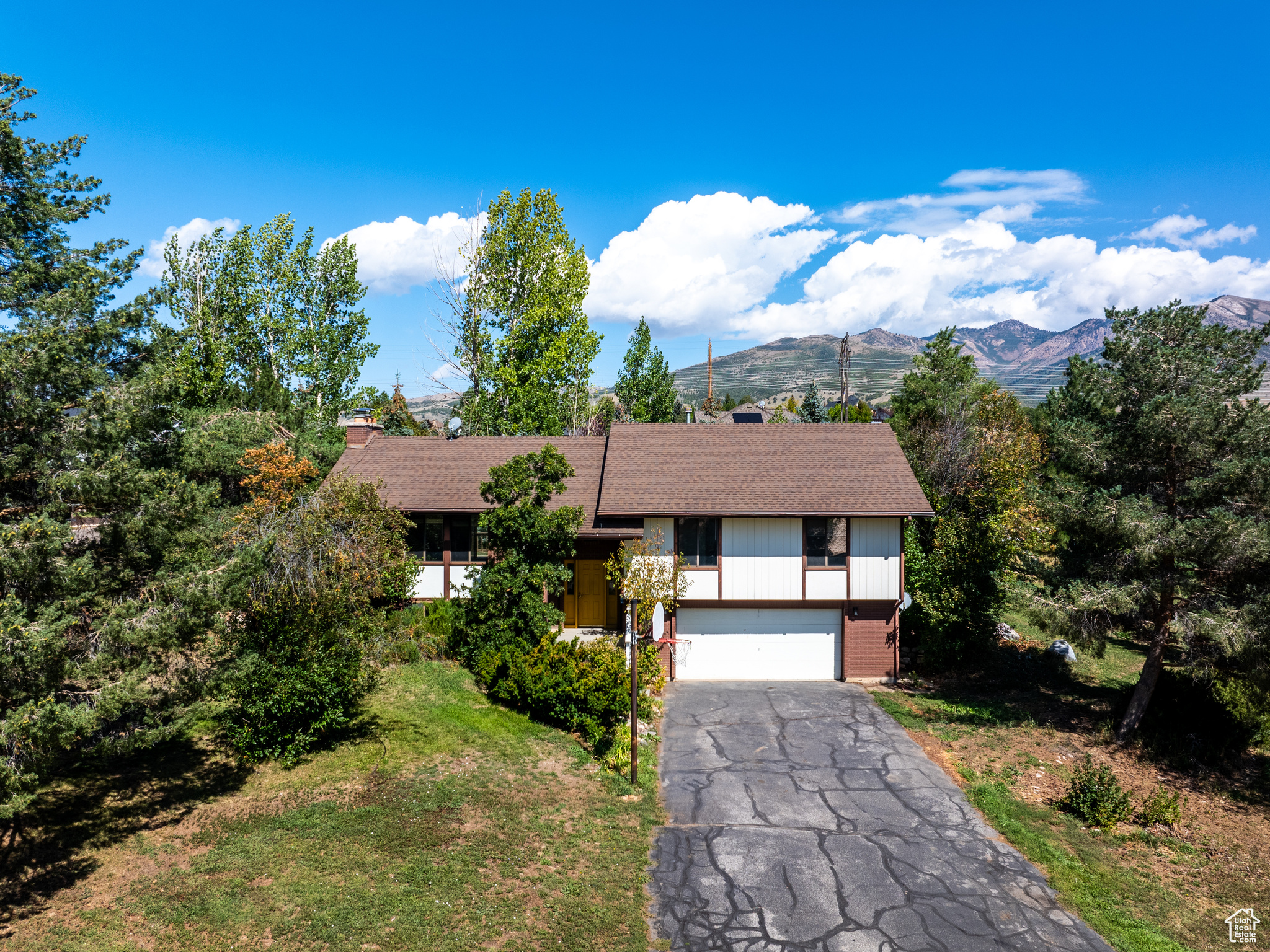 EDEN HILLS - Residential