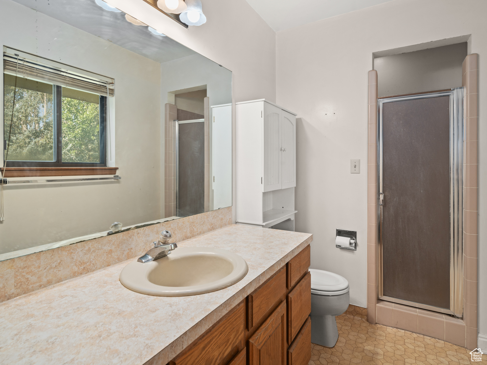 EDEN HILLS - Residential