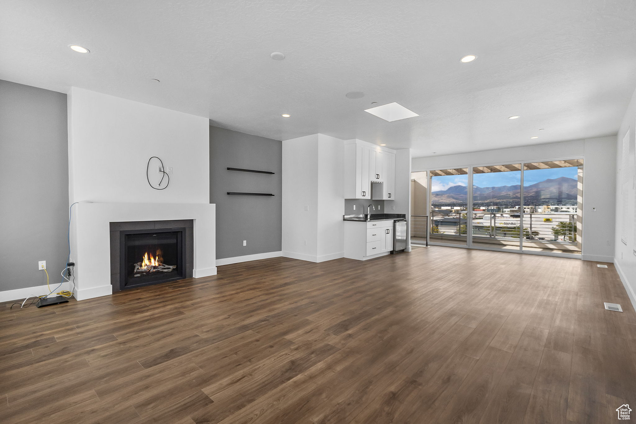 DAYBREAK - Residential