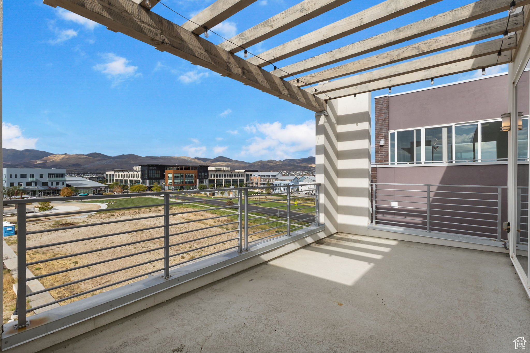 DAYBREAK - Residential