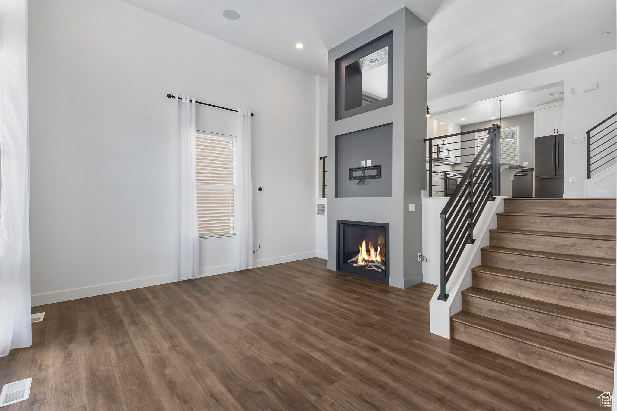 DAYBREAK - Residential