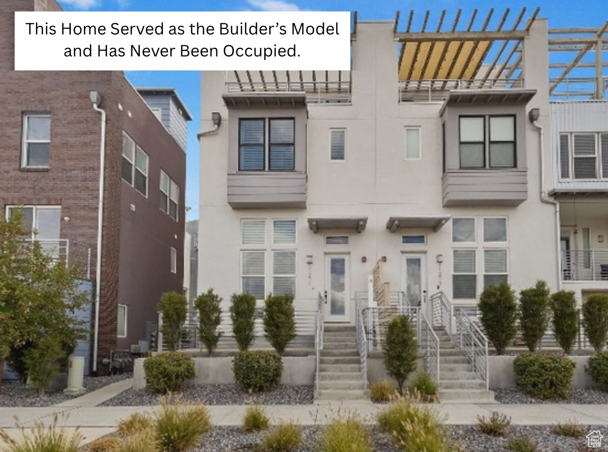 DAYBREAK - Residential