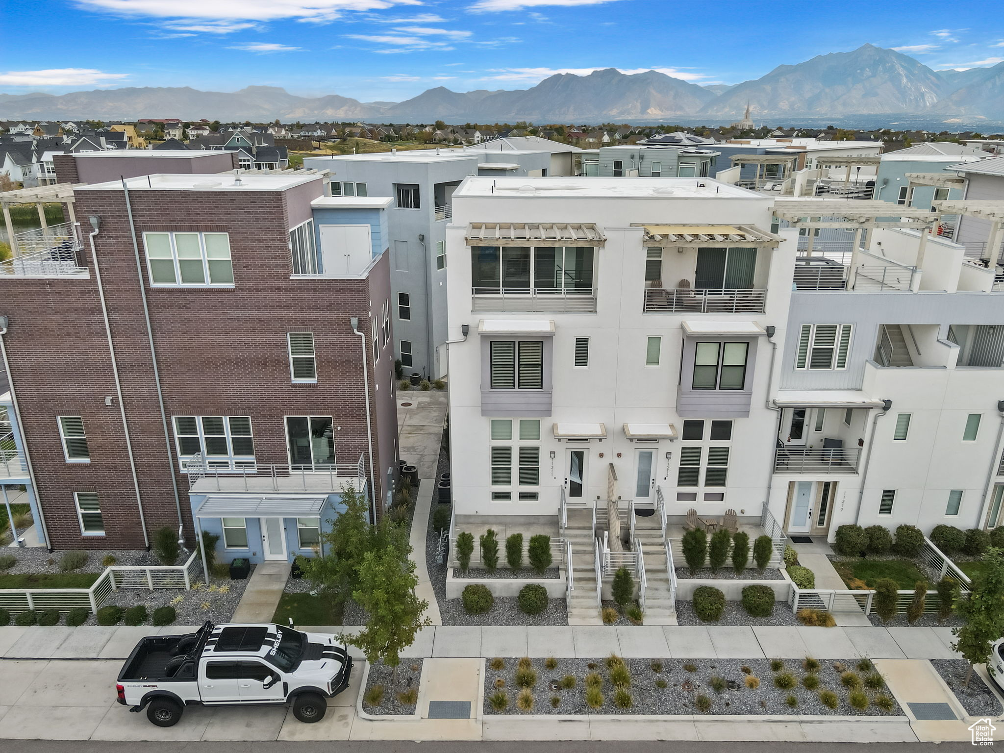 DAYBREAK - Residential