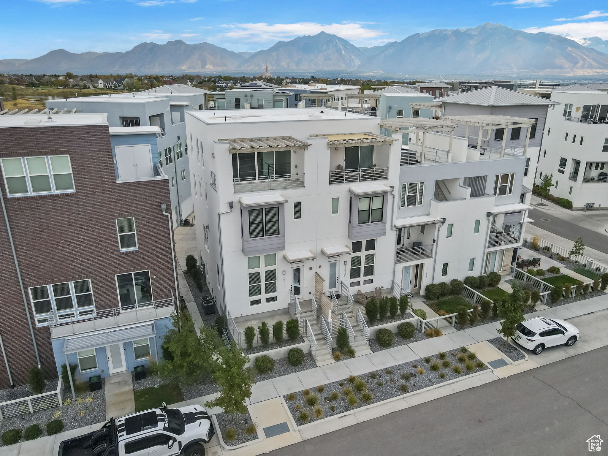 DAYBREAK - Residential