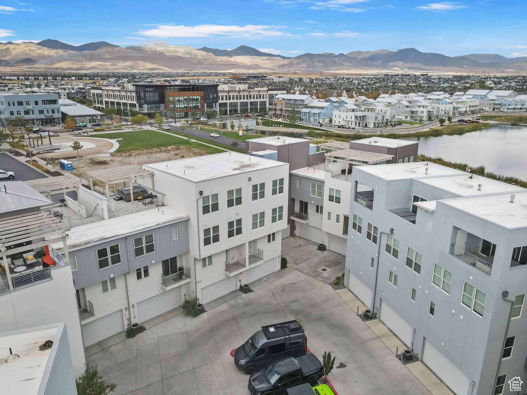 DAYBREAK - Residential