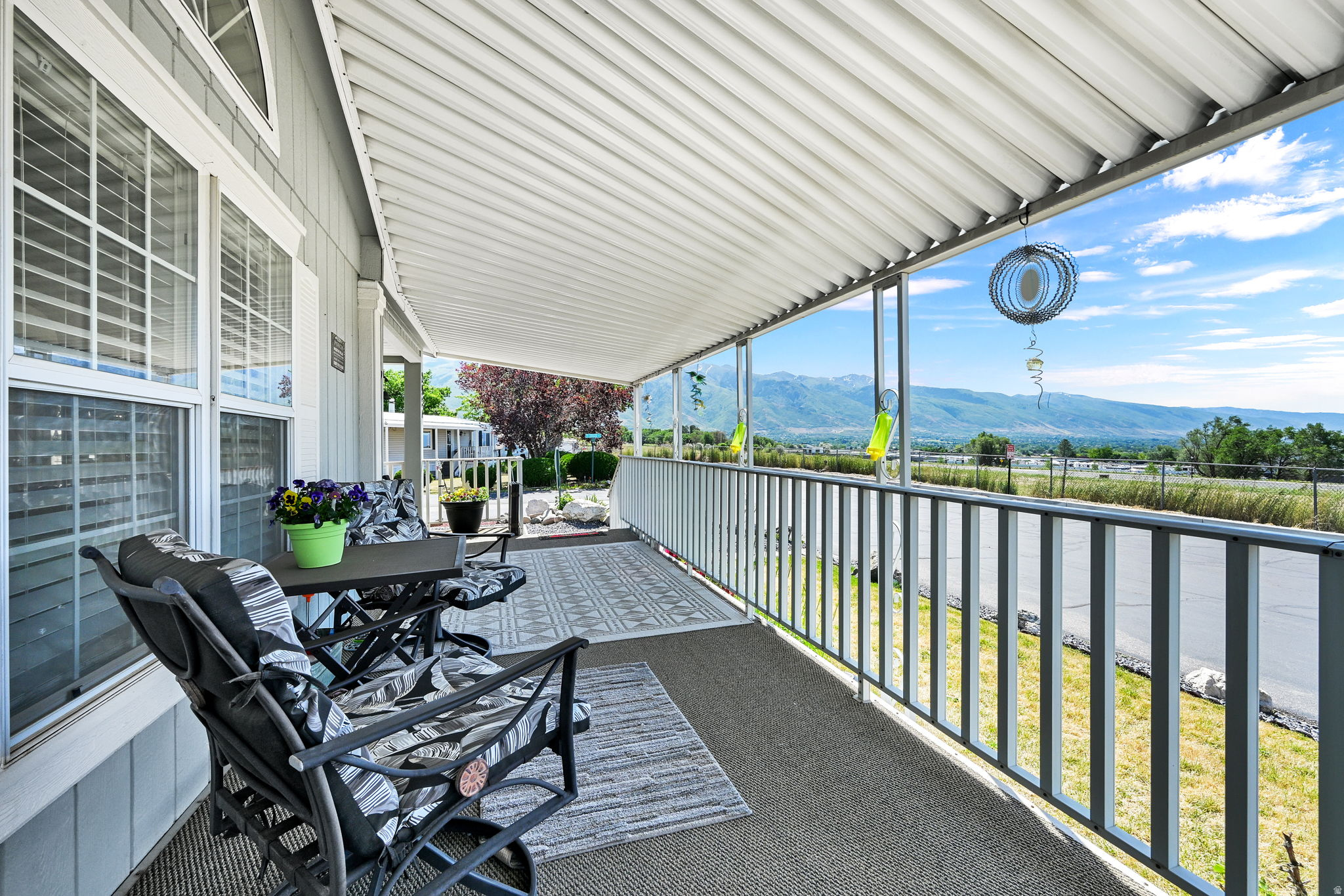ROLLING HILLS ESTATE - Residential