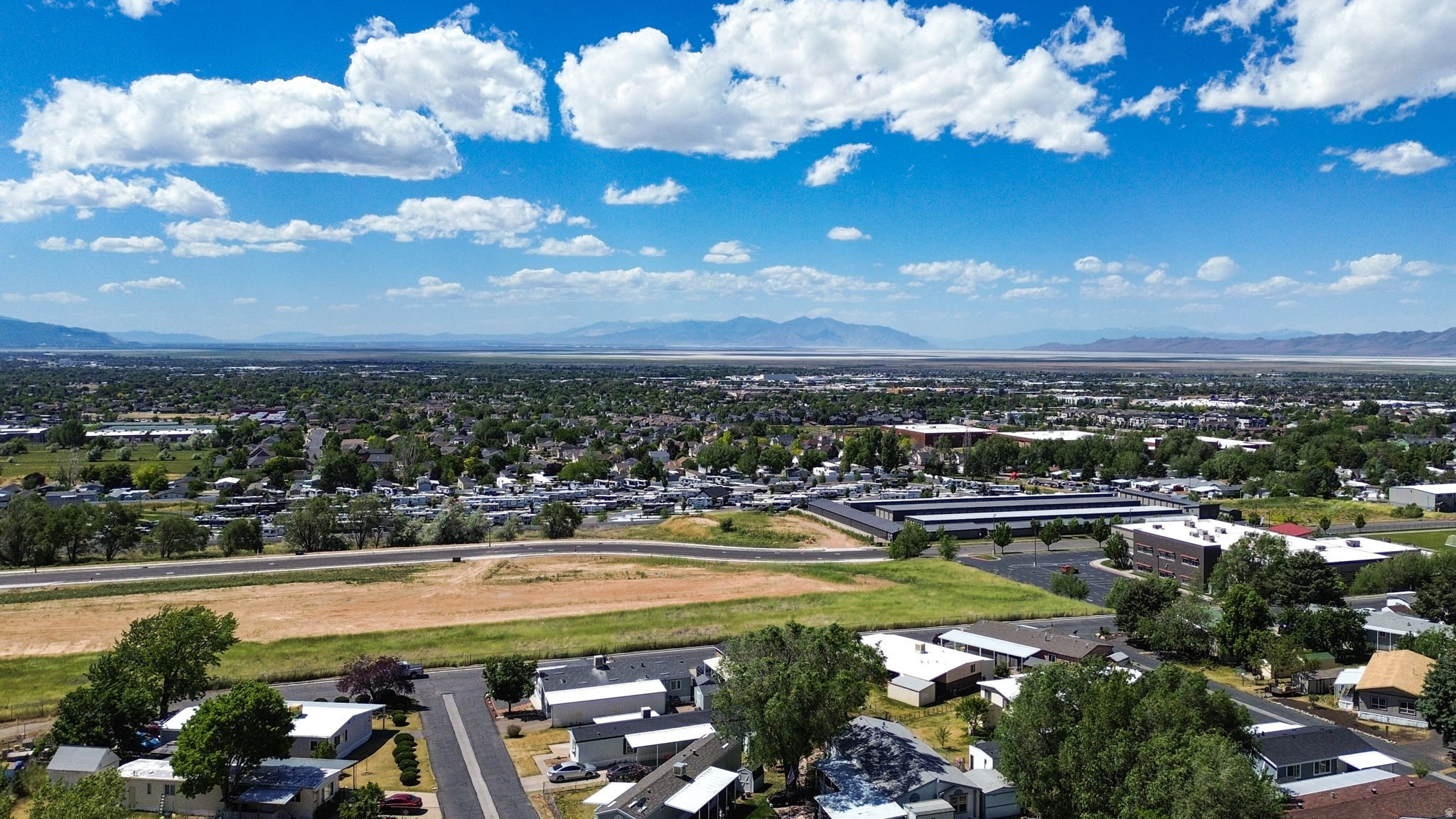 ROLLING HILLS ESTATE - Residential