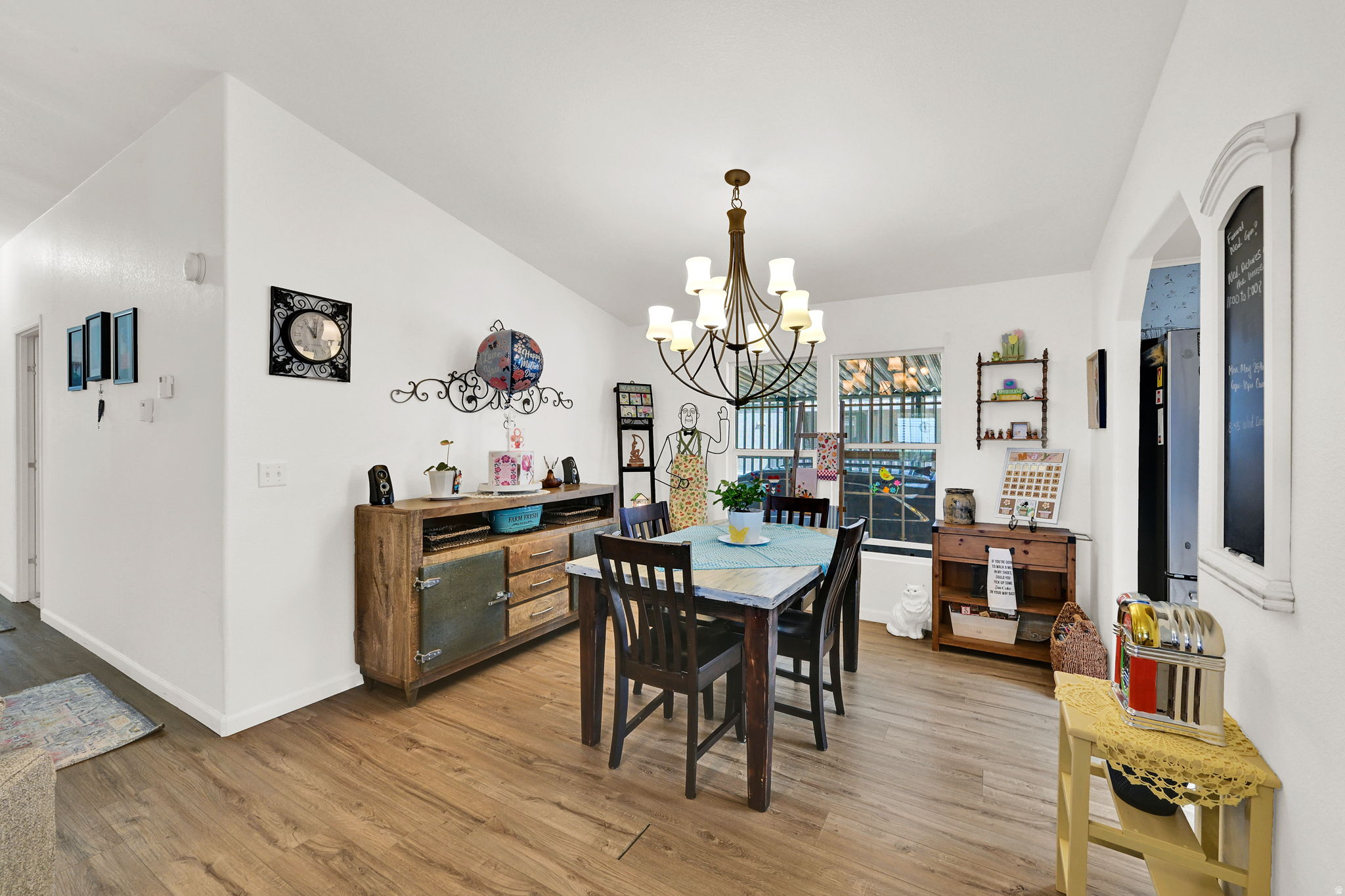 ROLLING HILLS ESTATE - Residential