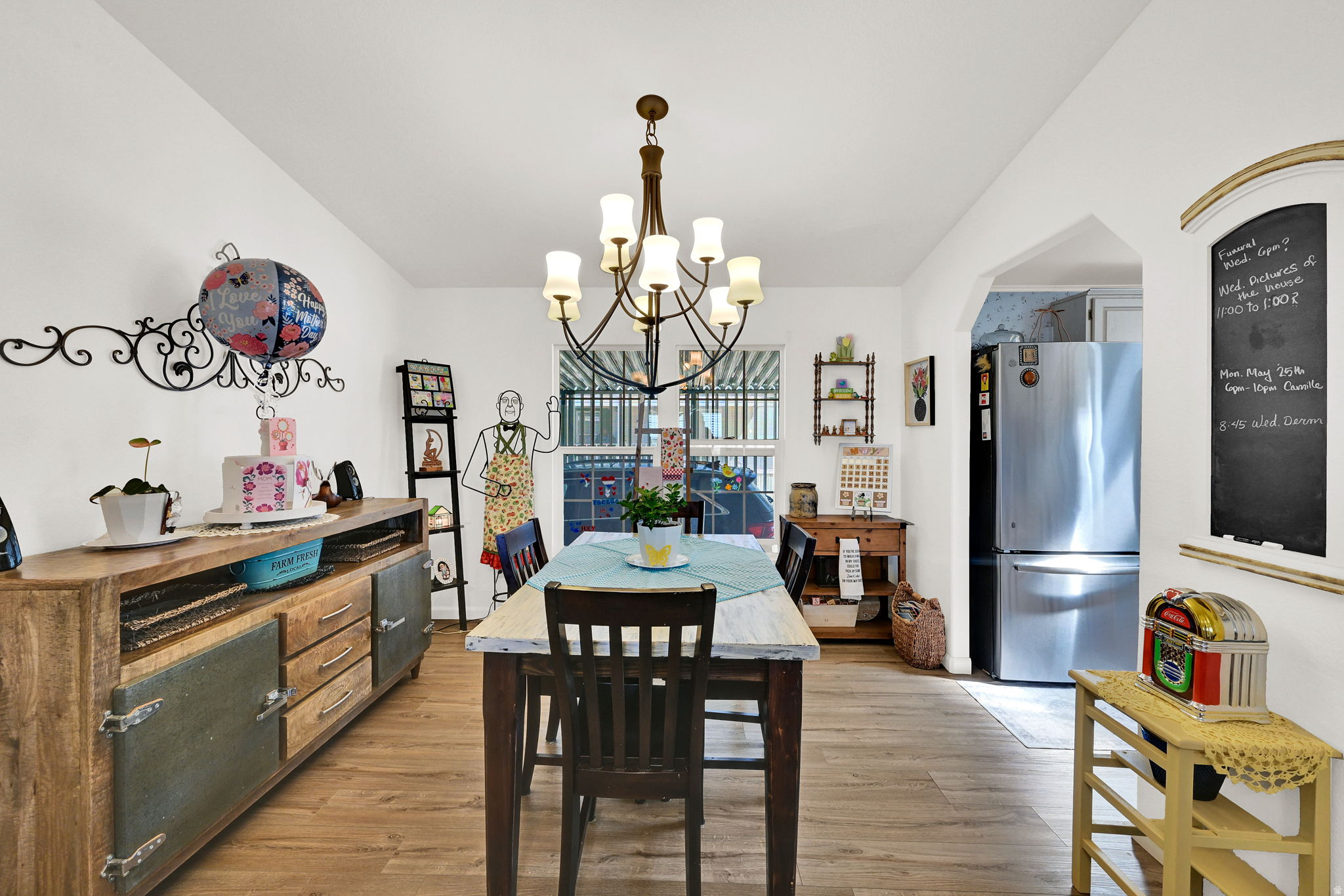 ROLLING HILLS ESTATE - Residential