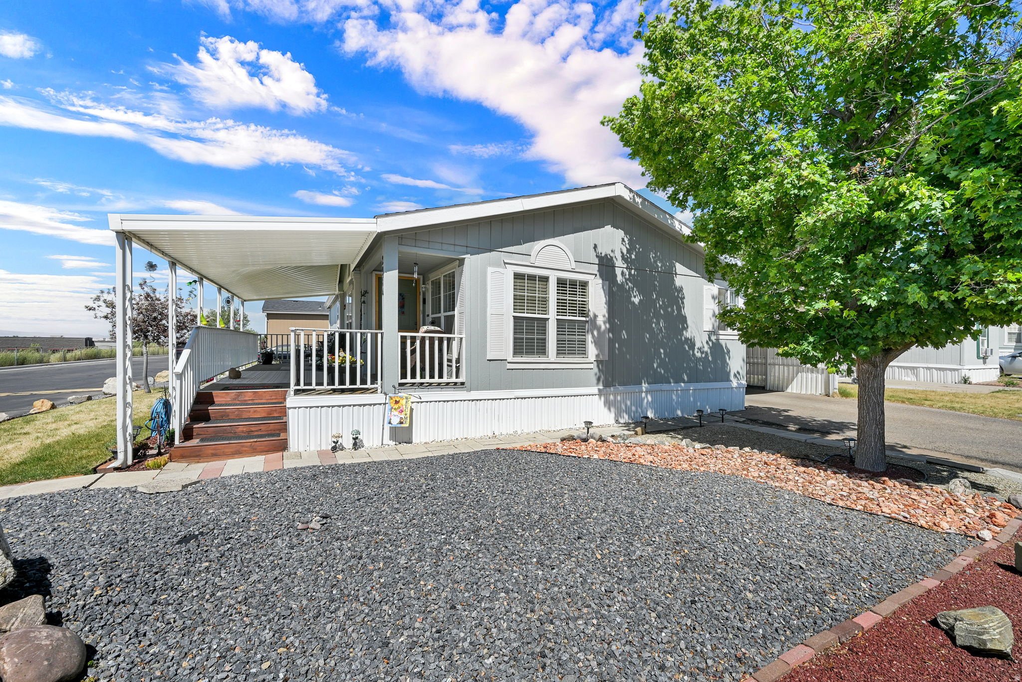 ROLLING HILLS ESTATE - Residential