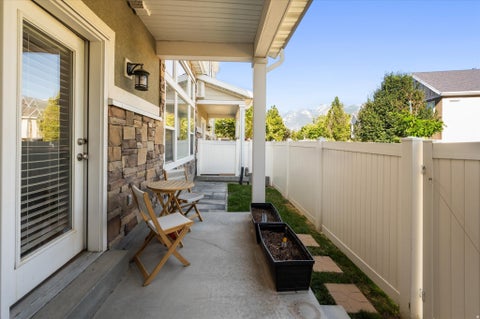Tiny photo for 124 E MAHOGANY VIEW CT, Draper, UT 84020 (MLS # 2168734)