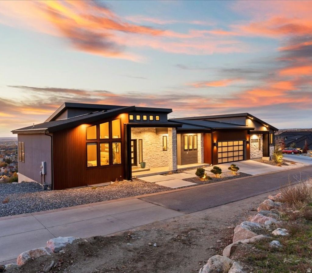 Photo of 1766 VIEW CT, Fruit Heights, UT 84037 (MLS # 2135973)