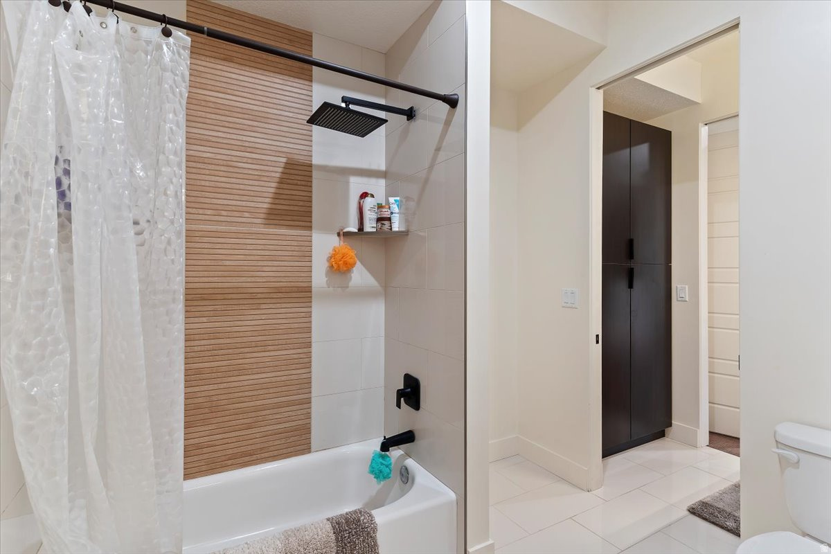 DEER CREST AT HIDDEN SPRINGS - Residential