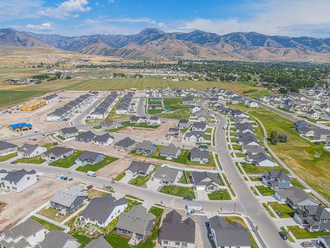 Tiny photo for 536 N 770 W, Smithfield, UT 84335 (MLS # 2134320)