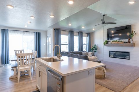 Tiny photo for 536 N 770 W, Smithfield, UT 84335 (MLS # 2134320)
