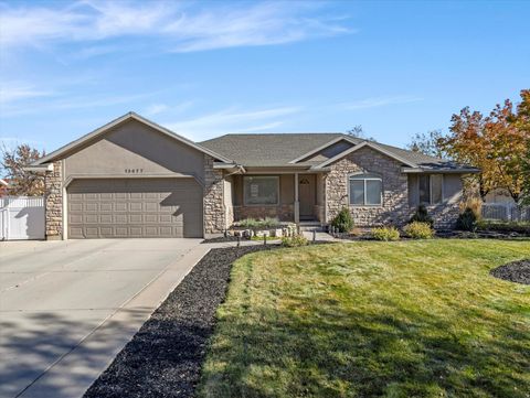 Photo of 13677 S HANSOMCAB Way W, Herriman, UT 84096 (MLS # 2121563)