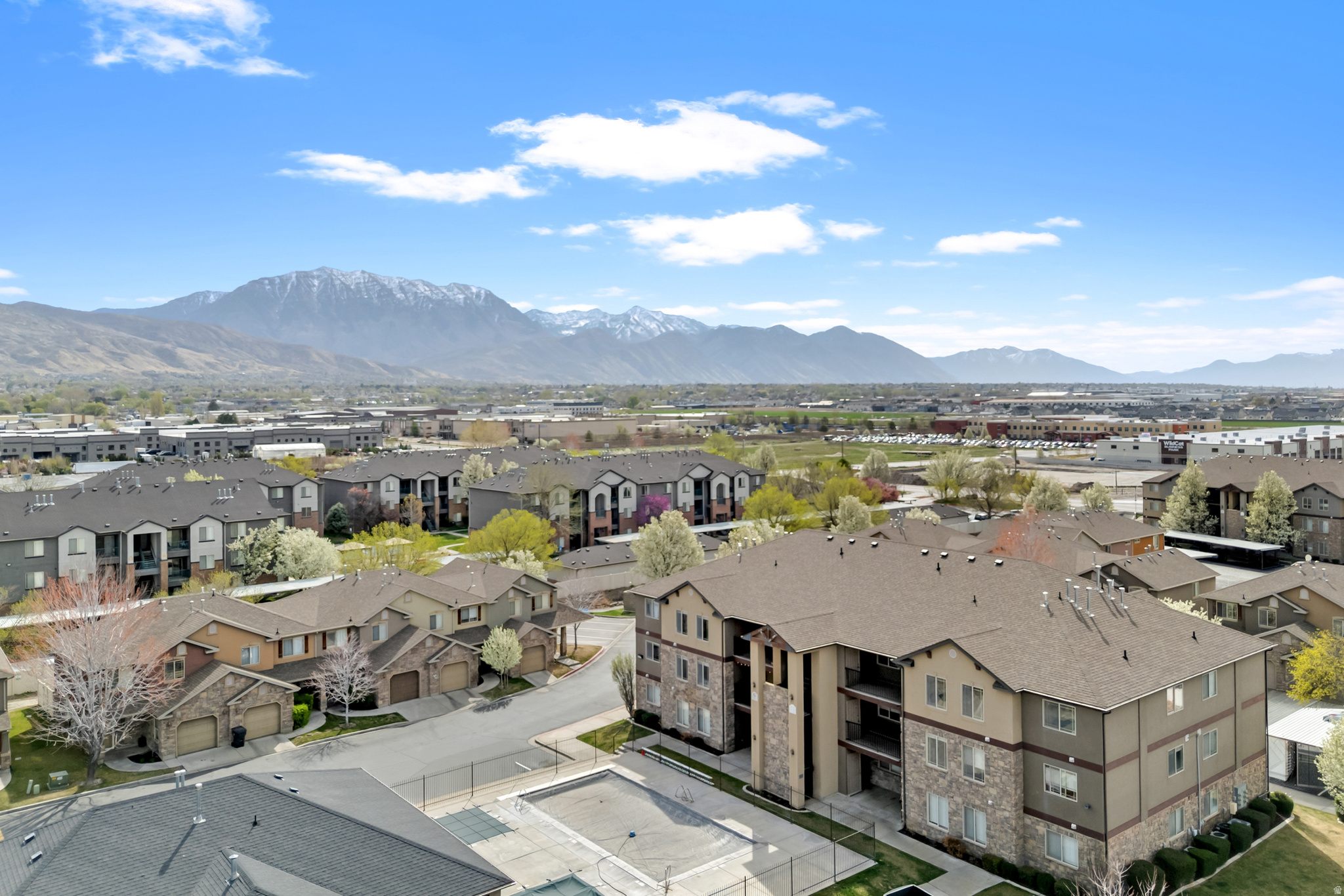 GATEWAY VILLAGE - Residential