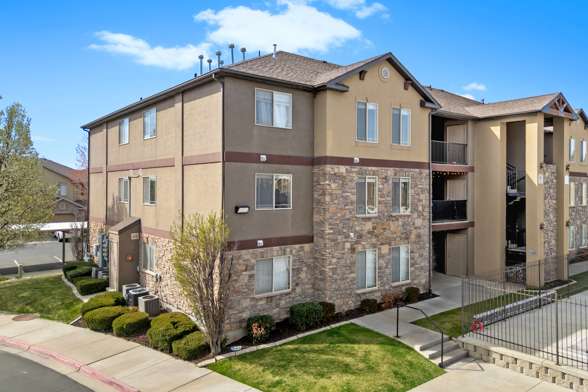 GATEWAY VILLAGE - Residential