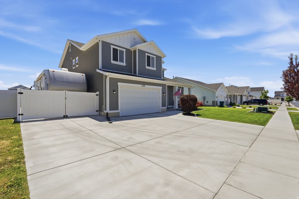 Photo of 4229 W 6025 S, Roy, UT 84067 (MLS # 2164212)