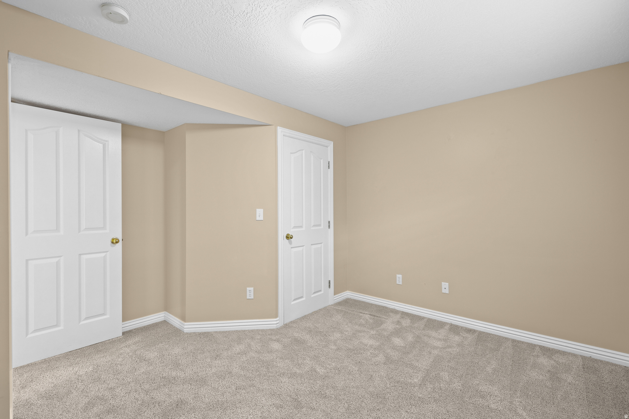 COUNTRY SPRINGS - Residential