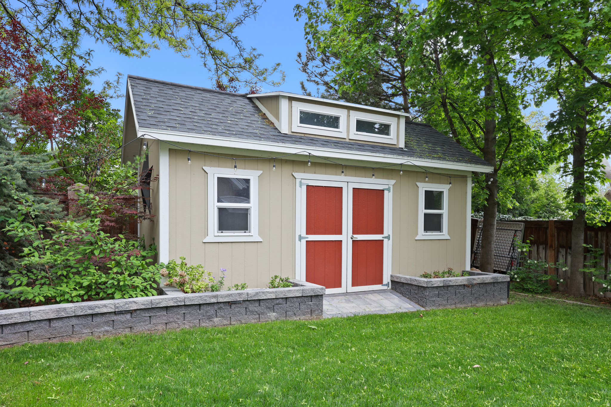 COUNTRY SPRINGS - Residential