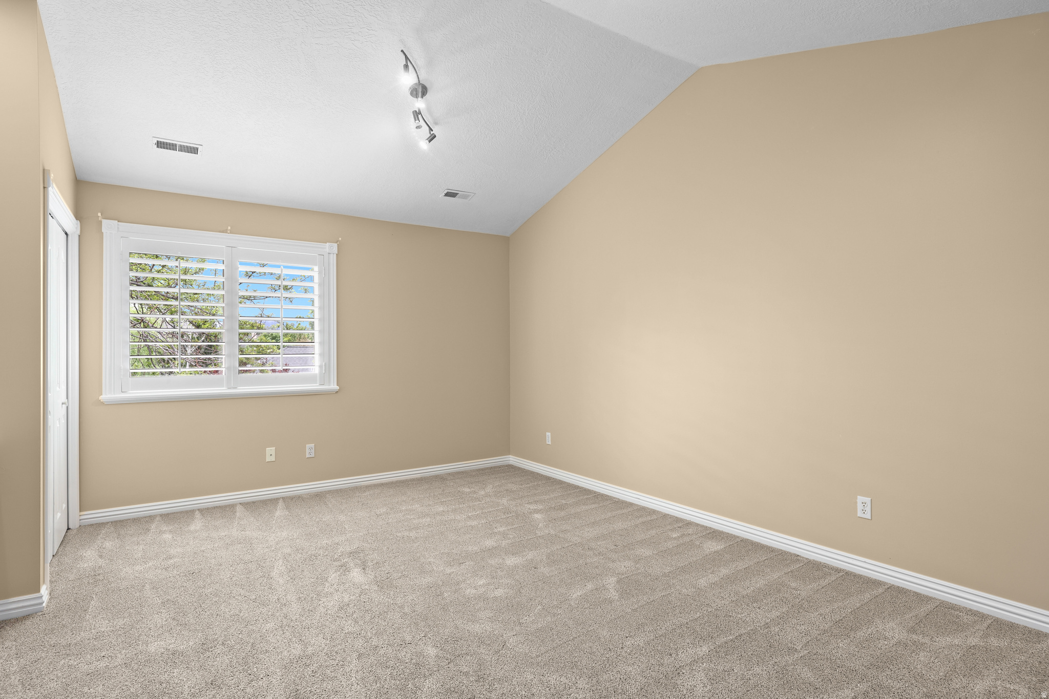 COUNTRY SPRINGS - Residential