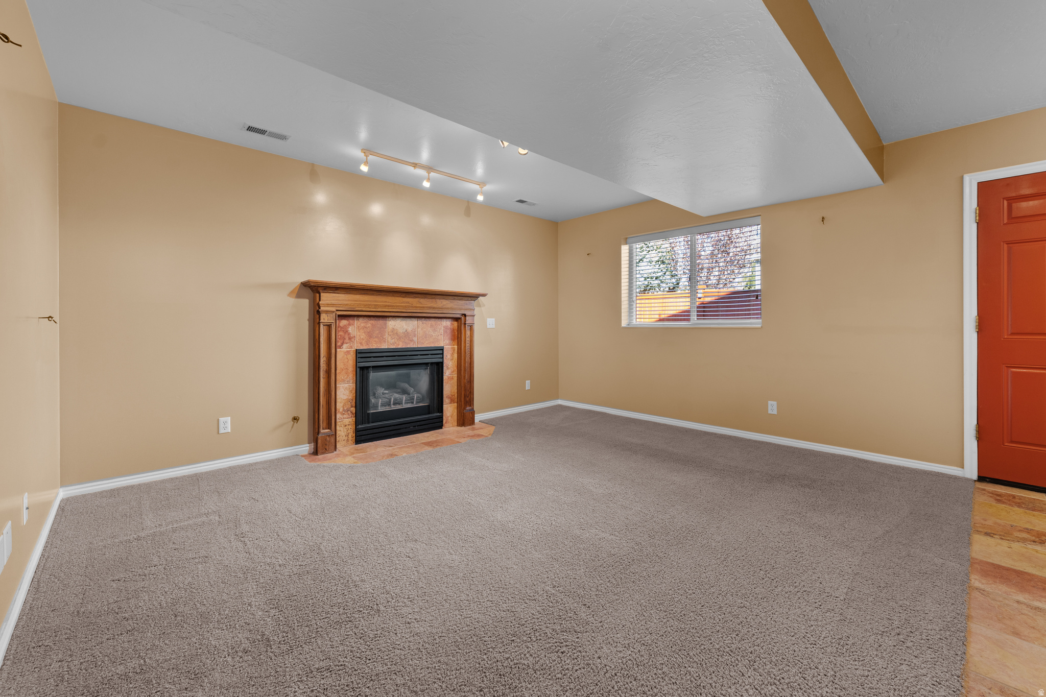 WHITE CITY - Residential