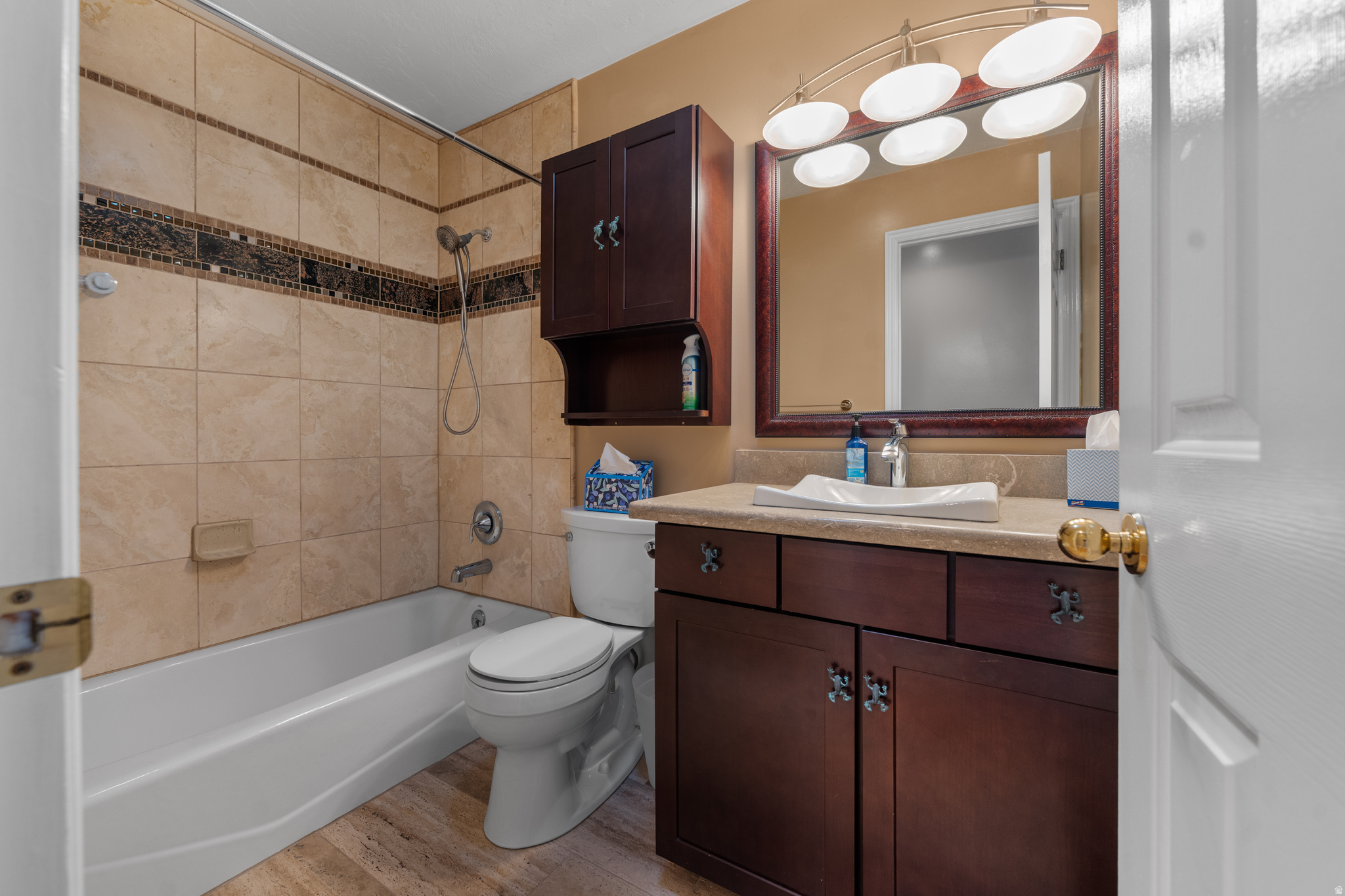 WHITE CITY - Residential