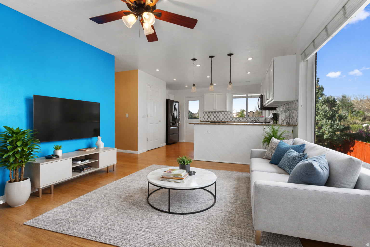 WHITE CITY - Residential