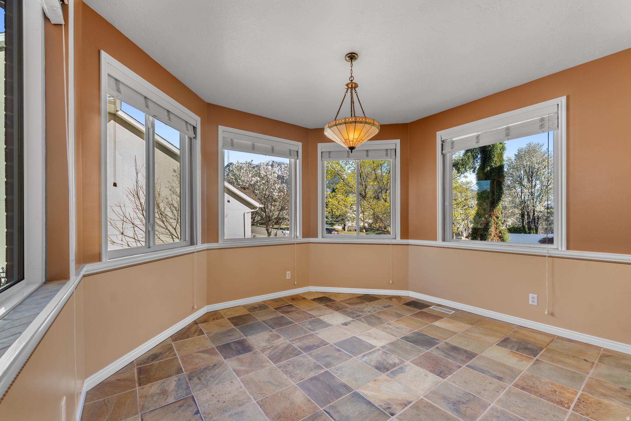 WHITE CITY - Residential