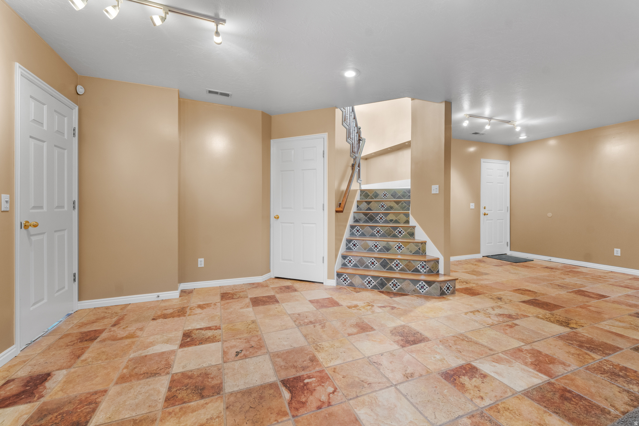 WHITE CITY - Residential