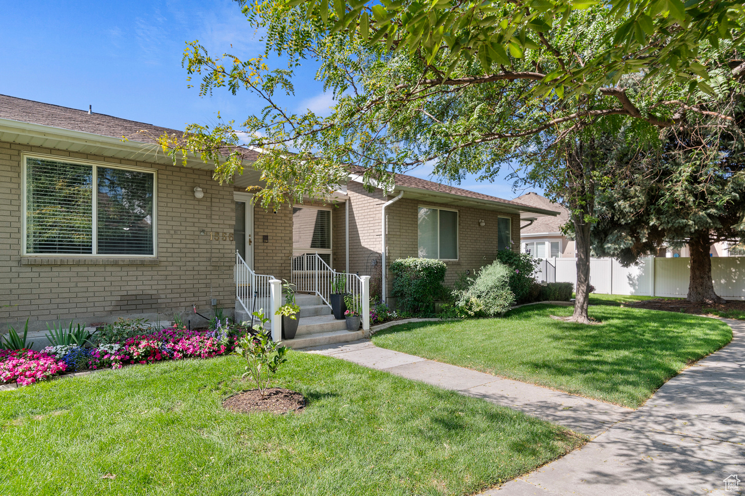 CORNERSTONE CONDM - Residential