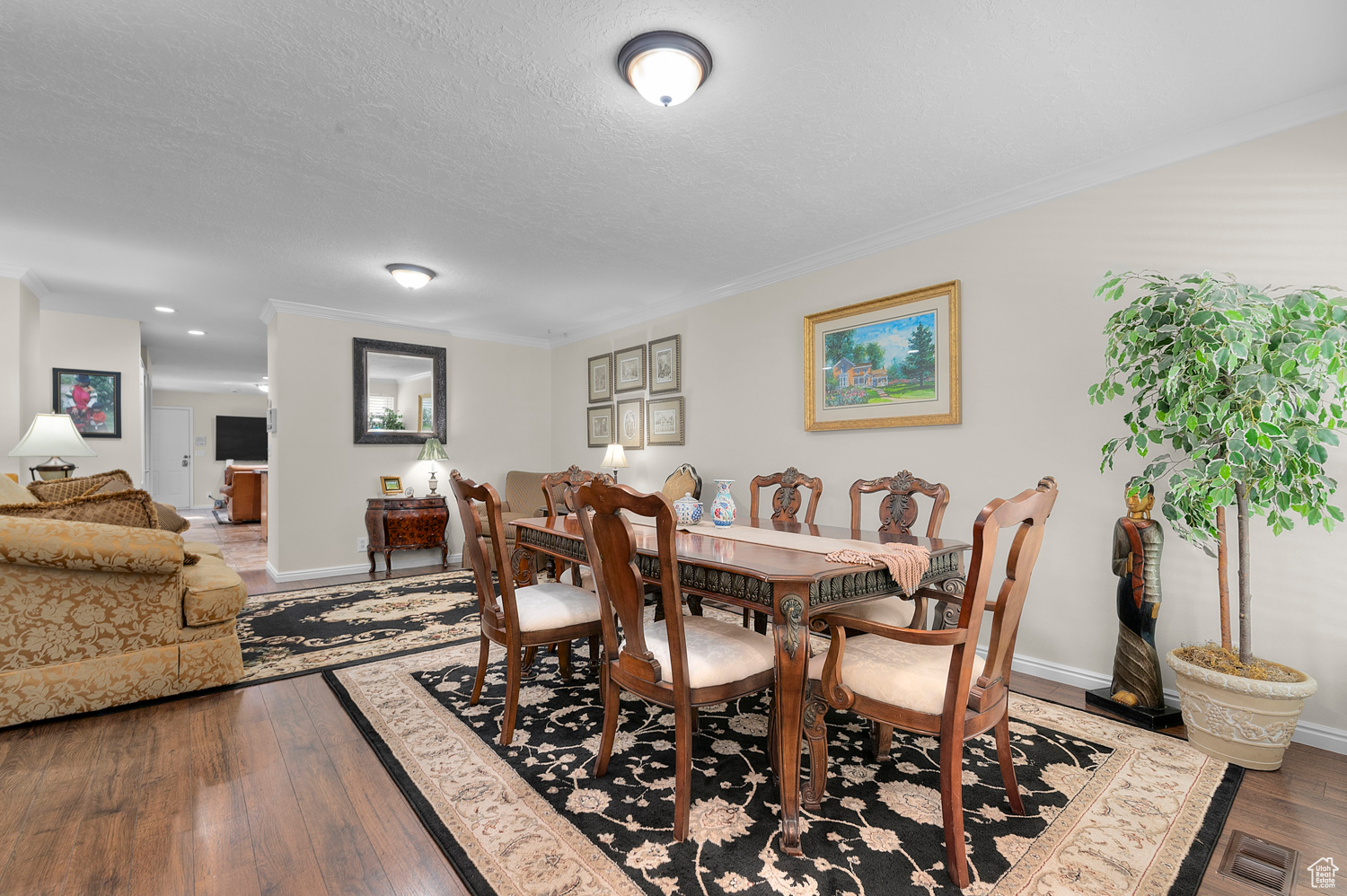 CORNERSTONE CONDM - Residential