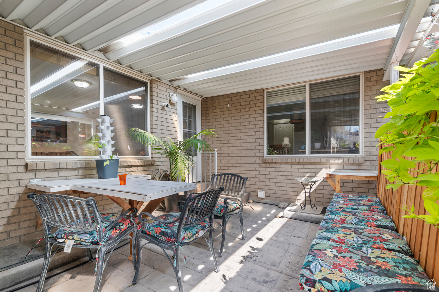 CORNERSTONE CONDM - Residential