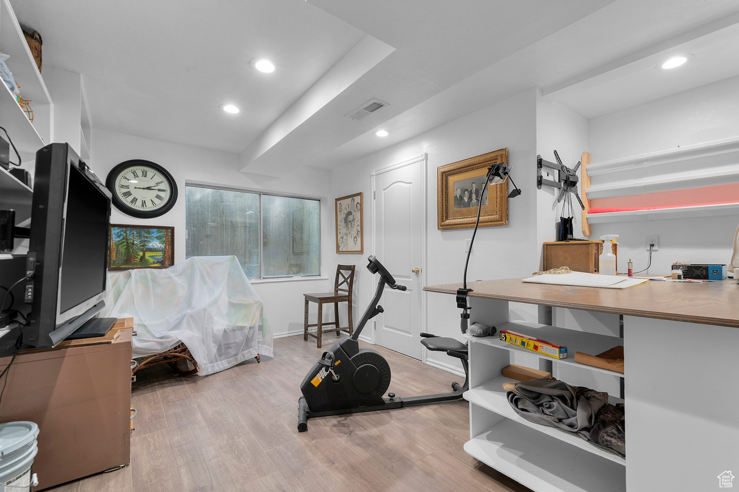 CORNERSTONE CONDM - Residential