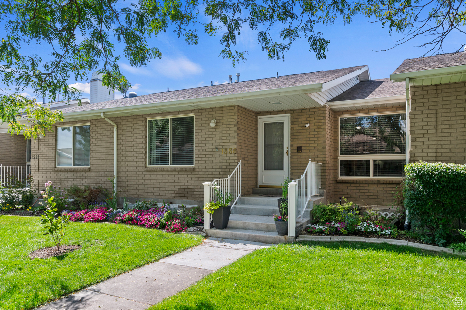 CORNERSTONE CONDM - Residential